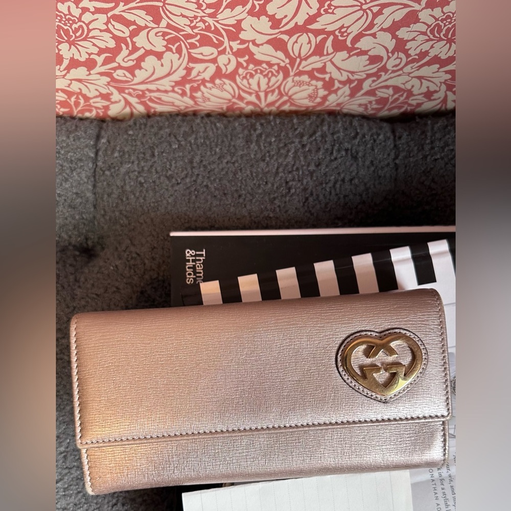 Gucci interlocking heart long wallet